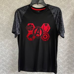 Avengers Assembled Marvel T-shirt EUC